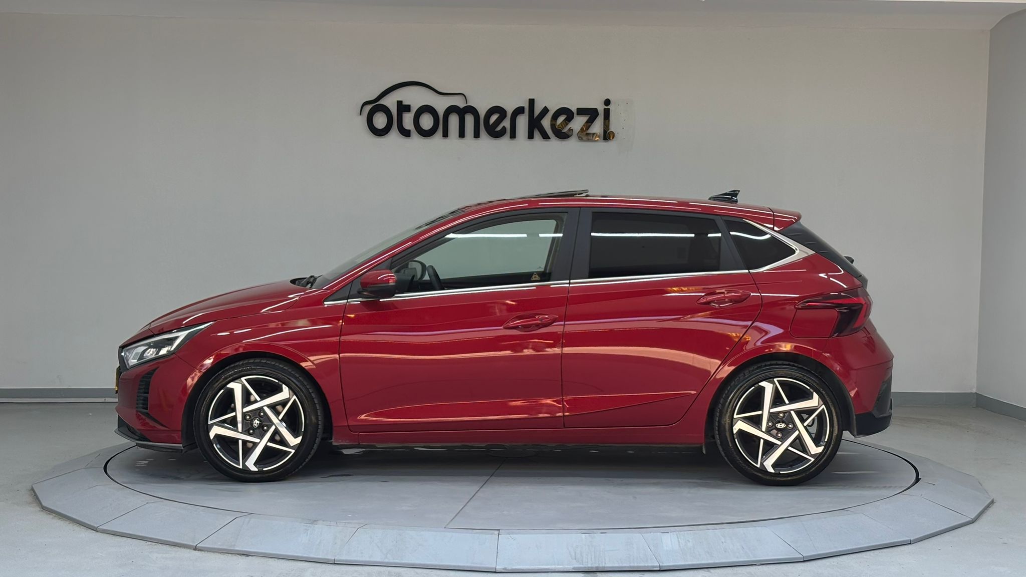 HYUNDAI i20 27